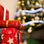 6 Simple Ways To Wrap A Gift