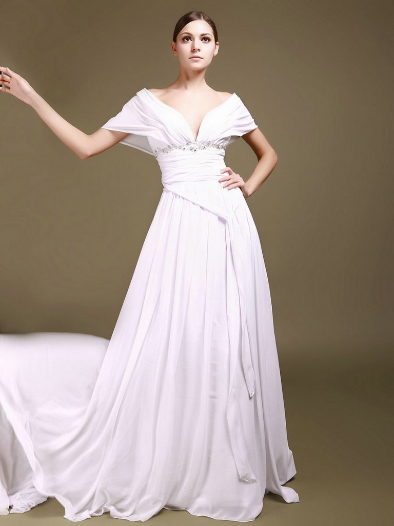 Hour-glass body wedding dress