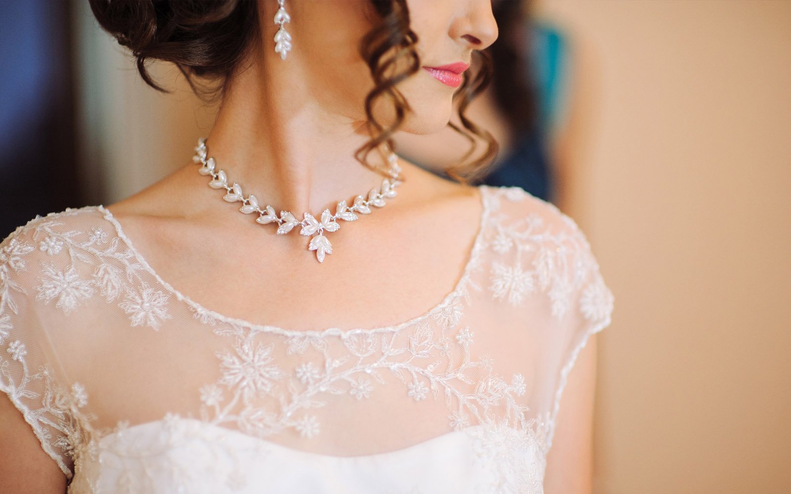 Jewelry To Match Wedding Dress