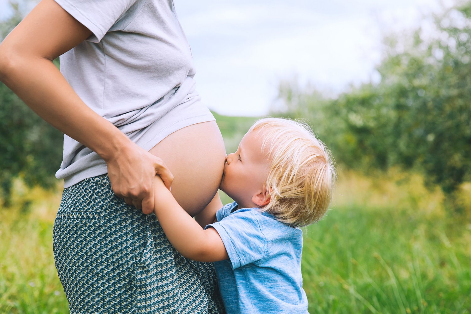 Mommy-and-Me Maternity Photo Ideas