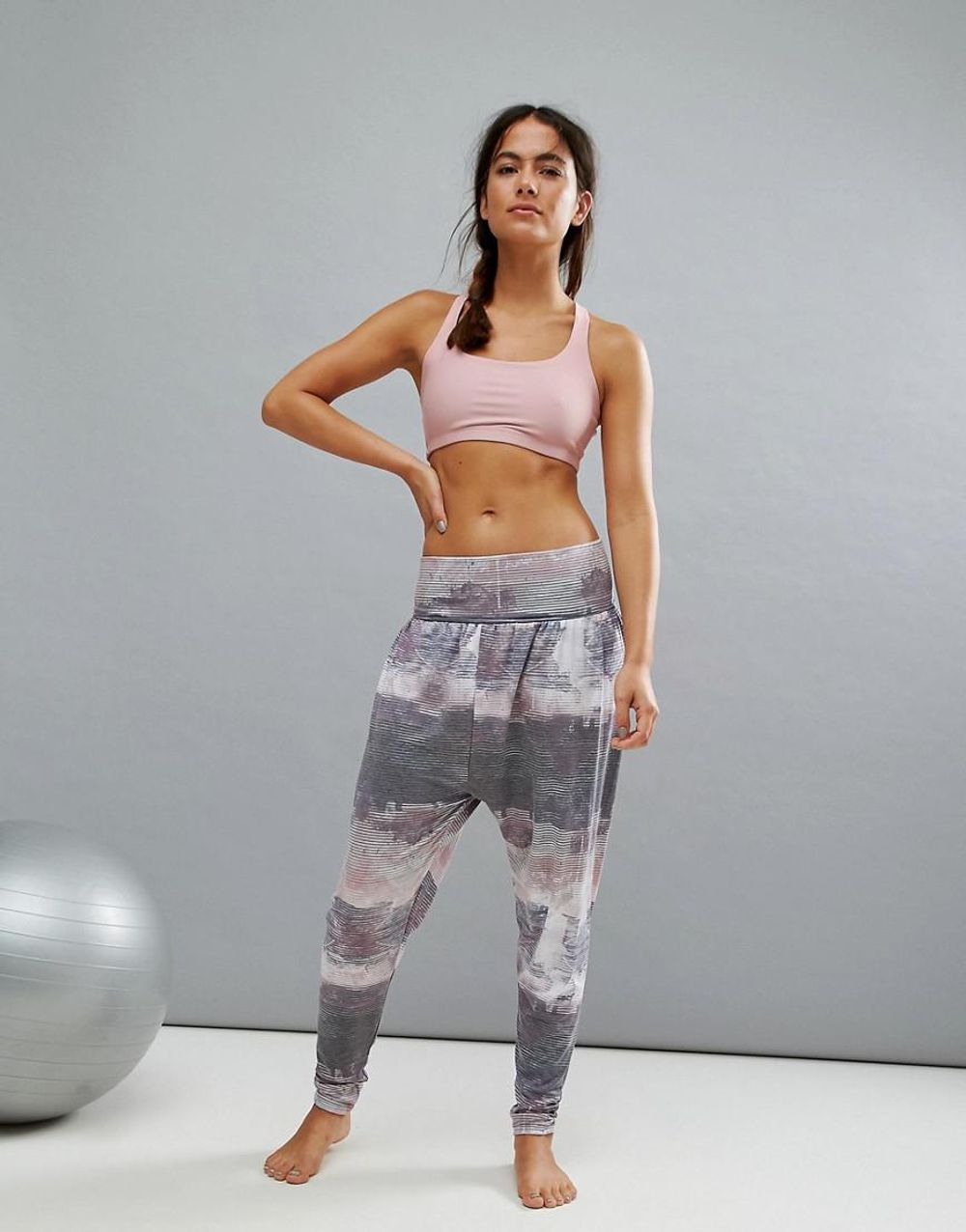 Prints and Accessories Outfit Picks to Wear for Your Yoga Class