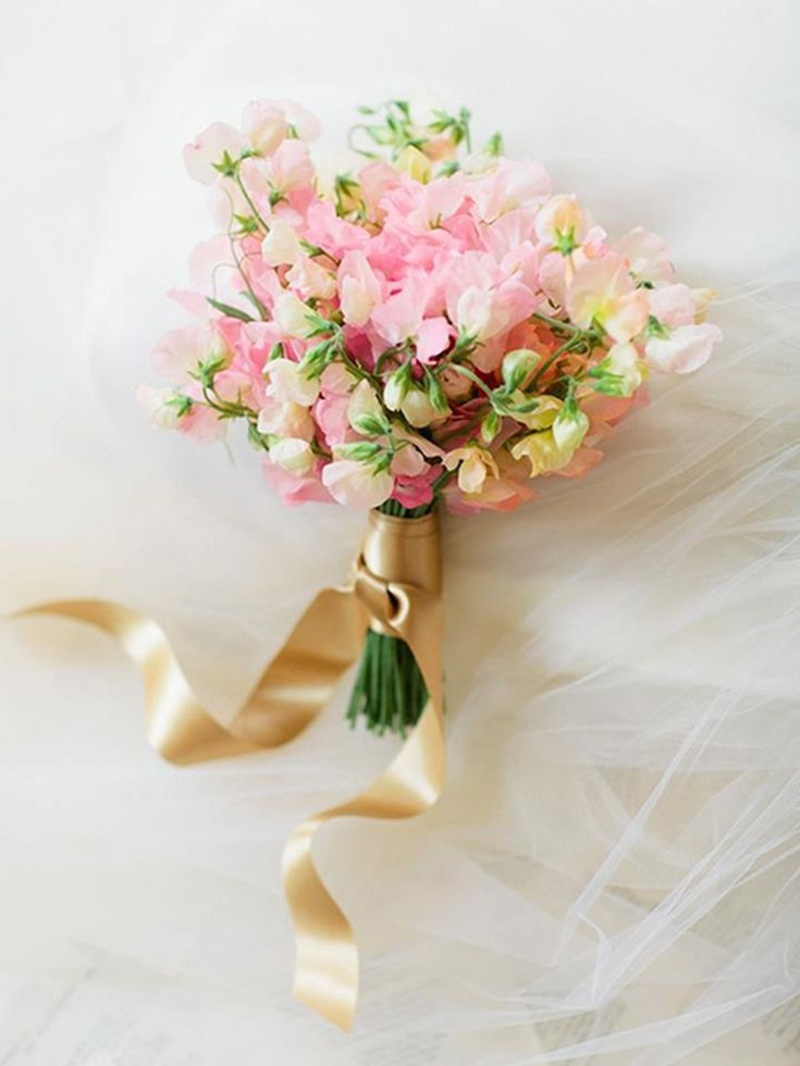 sweet peas flower bouquet