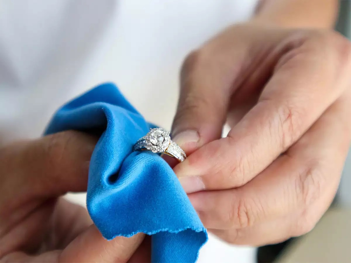 Tips To Clean Your Diamond Engagement Ring