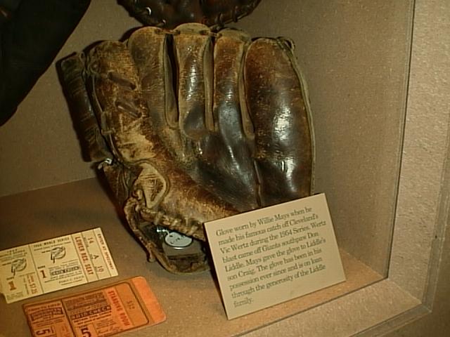 Willie Mays Glove